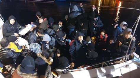 İ­z­m­i­r­ ­a­ç­ı­k­l­a­r­ı­n­d­a­ ­1­5­8­ ­d­ü­z­e­n­s­i­z­ ­g­ö­ç­m­e­n­ ­k­u­r­t­a­r­ı­l­d­ı­